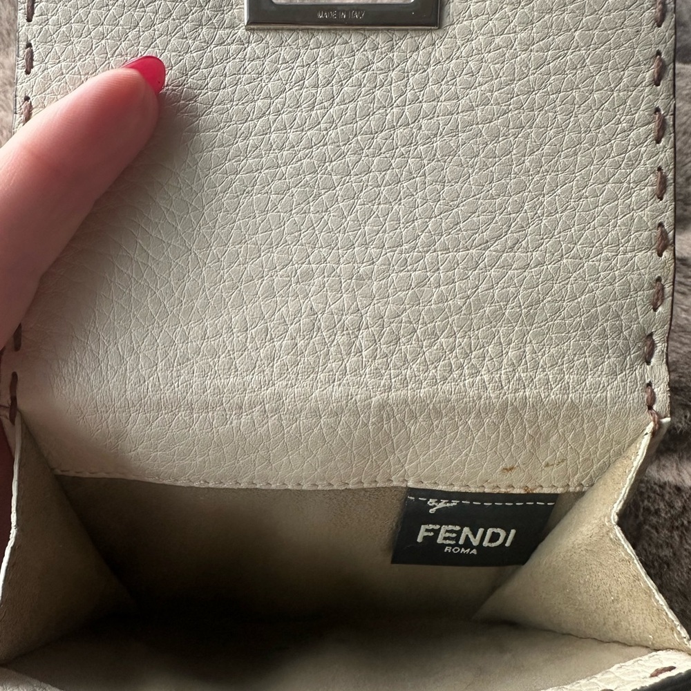 Fendi Compact Peekaboo Bi-Fold, Bi-Color in Pink Rose Camelia and White Selleria - Picture 4 of 11